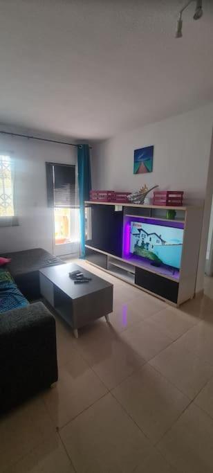 Bungalow Avec Piscine 托雷维耶哈 外观 照片